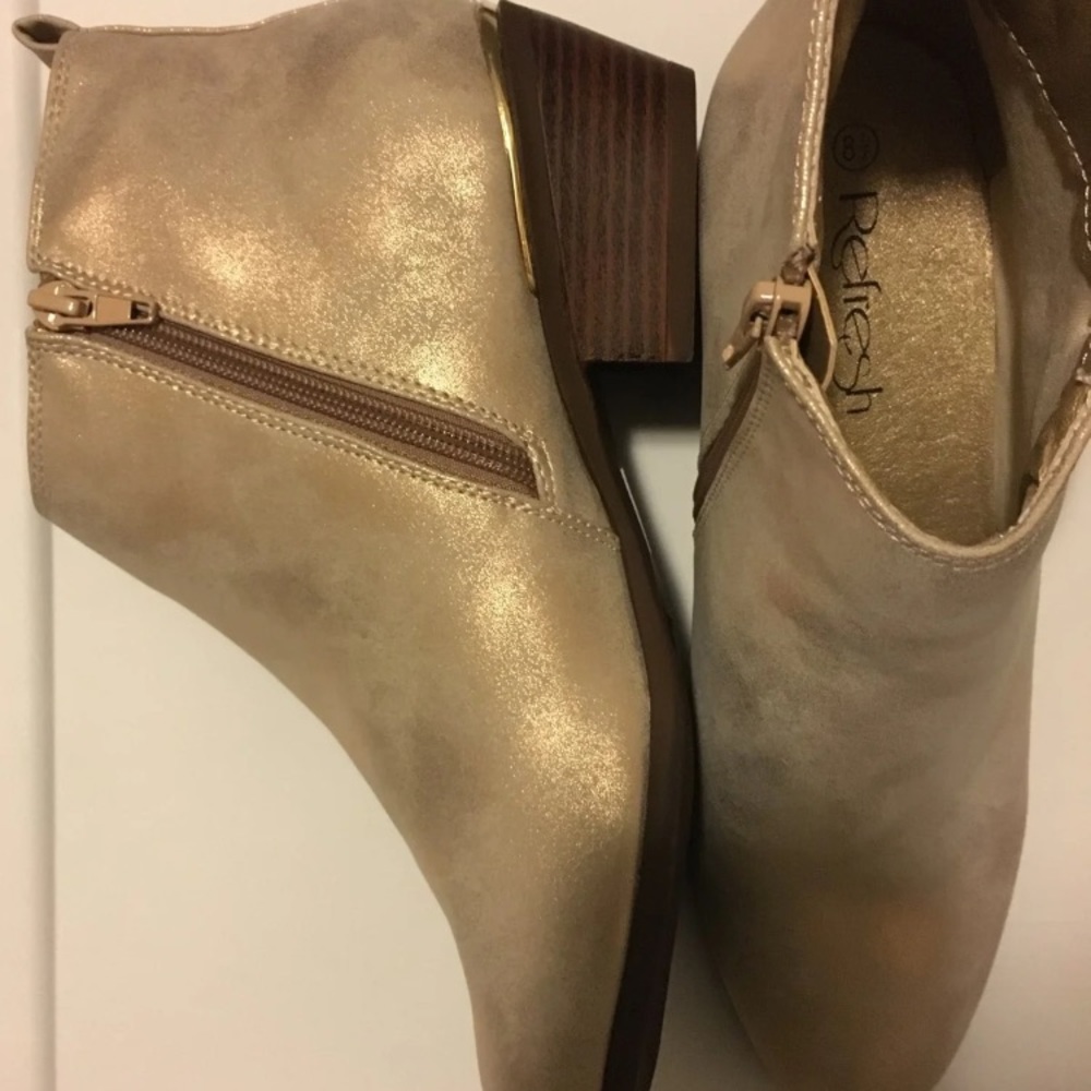 Refresh Booties - Picture 3 of 4